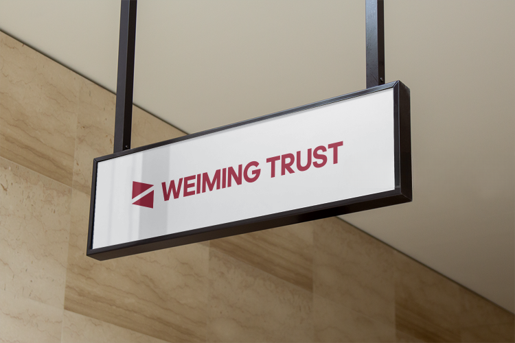 student with credit card